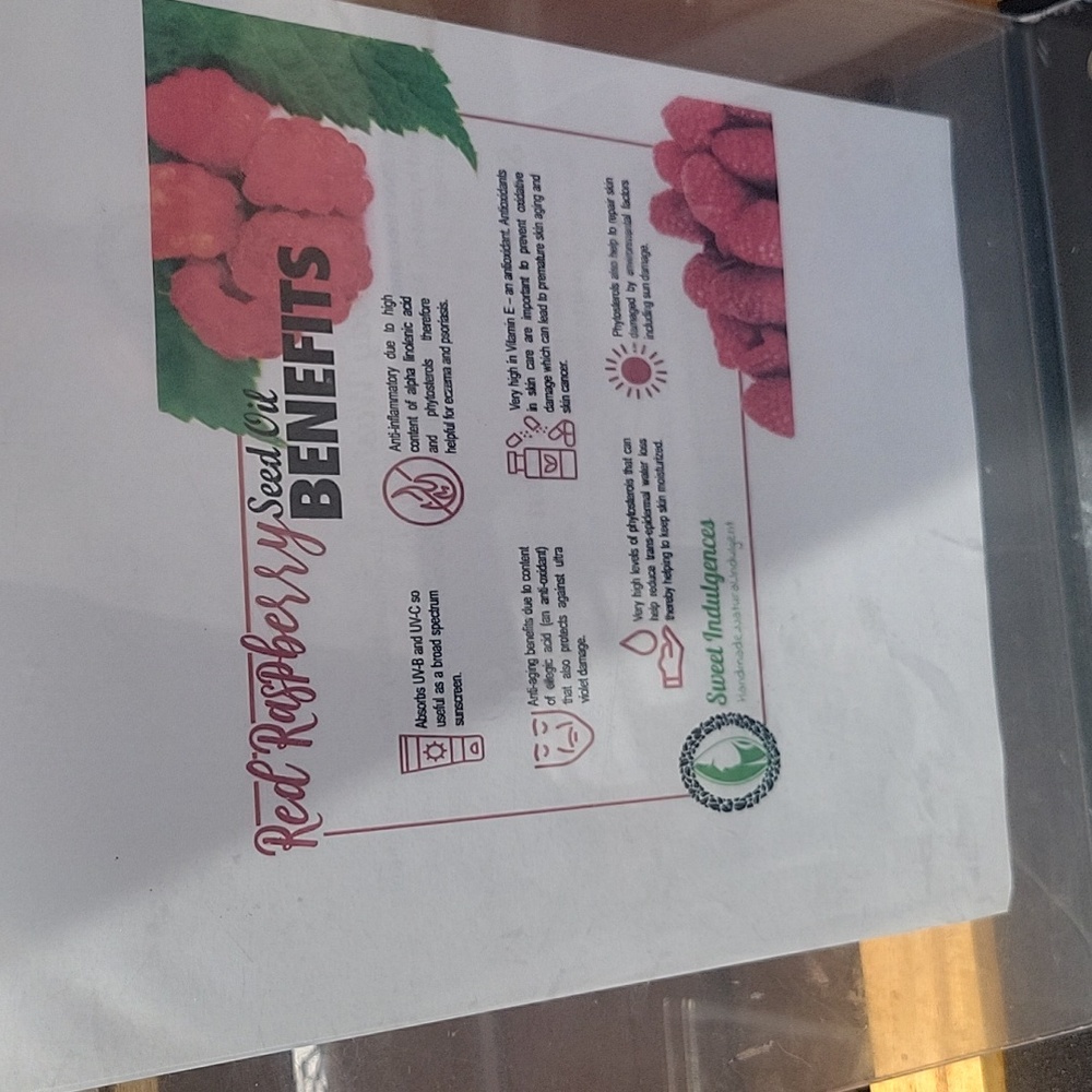 Cold pressed Red Raspberry Seed oil - Picture 2 of 4